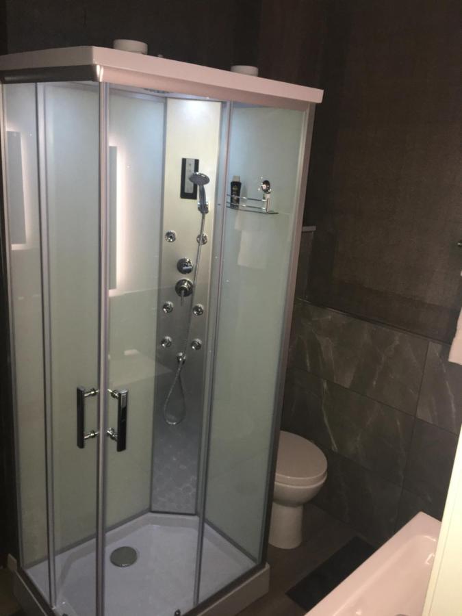 Le Stanze Di Marco Bed & Breakfast Monza Bagian luar foto
