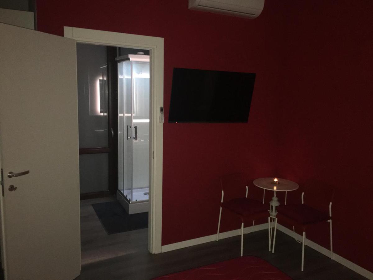 Le Stanze Di Marco Bed & Breakfast Monza Bagian luar foto